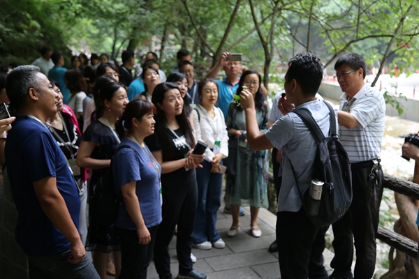 “秦岭生态思政课实践教学基地”落户秦岭终南山世界地质公园